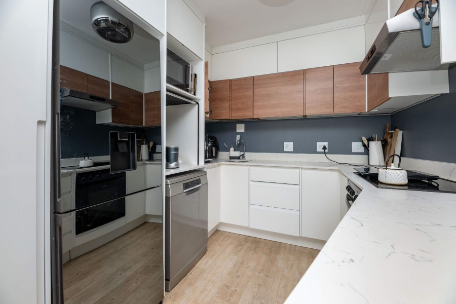 To Let 2 Bedroom Property for Rent in Mouille Point Western Cape